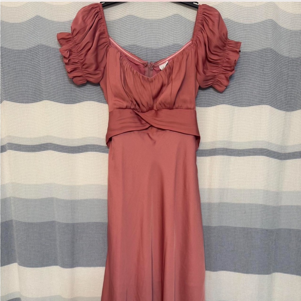 Selfie Leslie Ruched Puff-Sleeve Midi Dress in Dusty Rose
